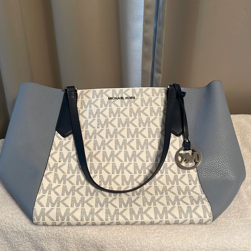 Large Michael Kors handbag - white, light blue with navy trim